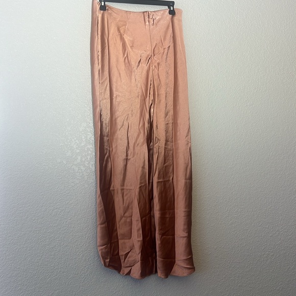Line & Dot Lisa Midi satin skirt in ginger size large NWT - Picture 4 of 9